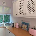 Cape Rose Cottage - Penthouse In Camps Bay