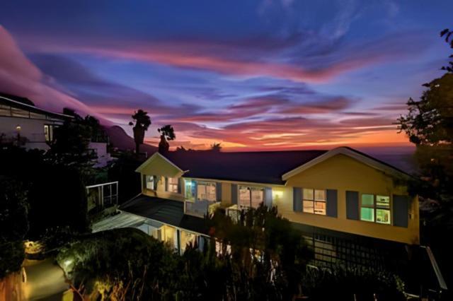Cape Rose - Penthouse In Camps Bay Maison d'hôtes 4*