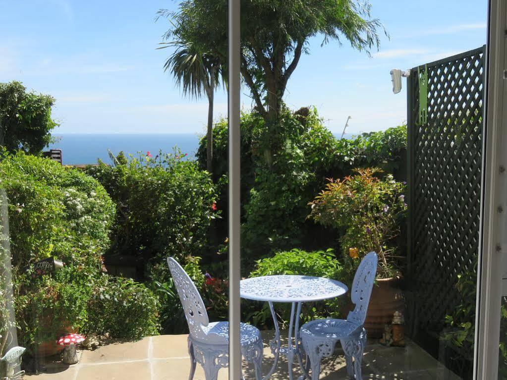 Guest house Cape Rose Cottage - Penthouse In Camps Bay Cape Town